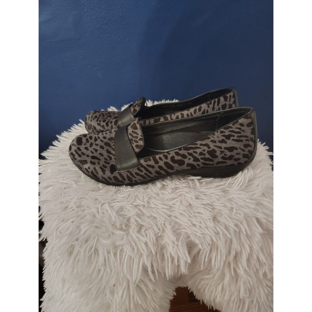 Dansko Oskana Gray Calf Hair Cheetah Flat Shoes 39 US 8